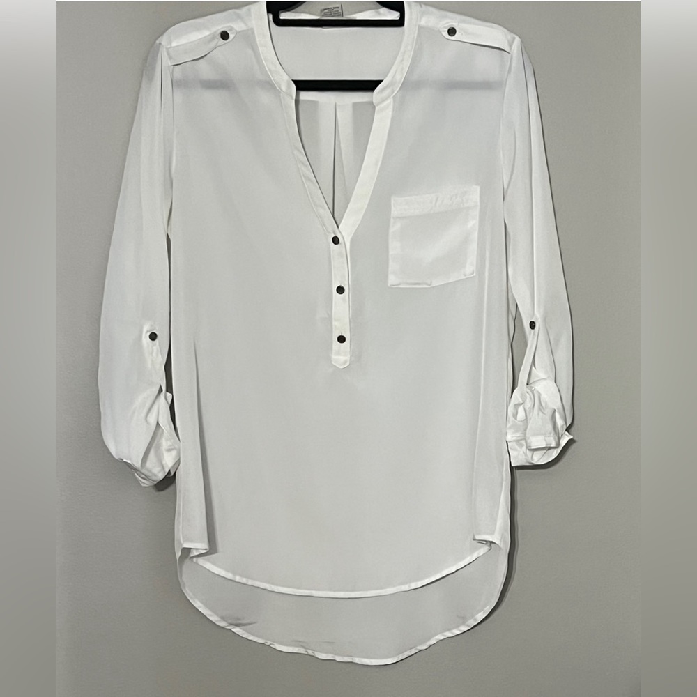 MICHAEL BRANDON white roll tab sleeve blouse size medium great condition